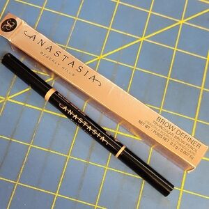 Anastasia Beverly Hills Brow Definer in Auburn NIB
